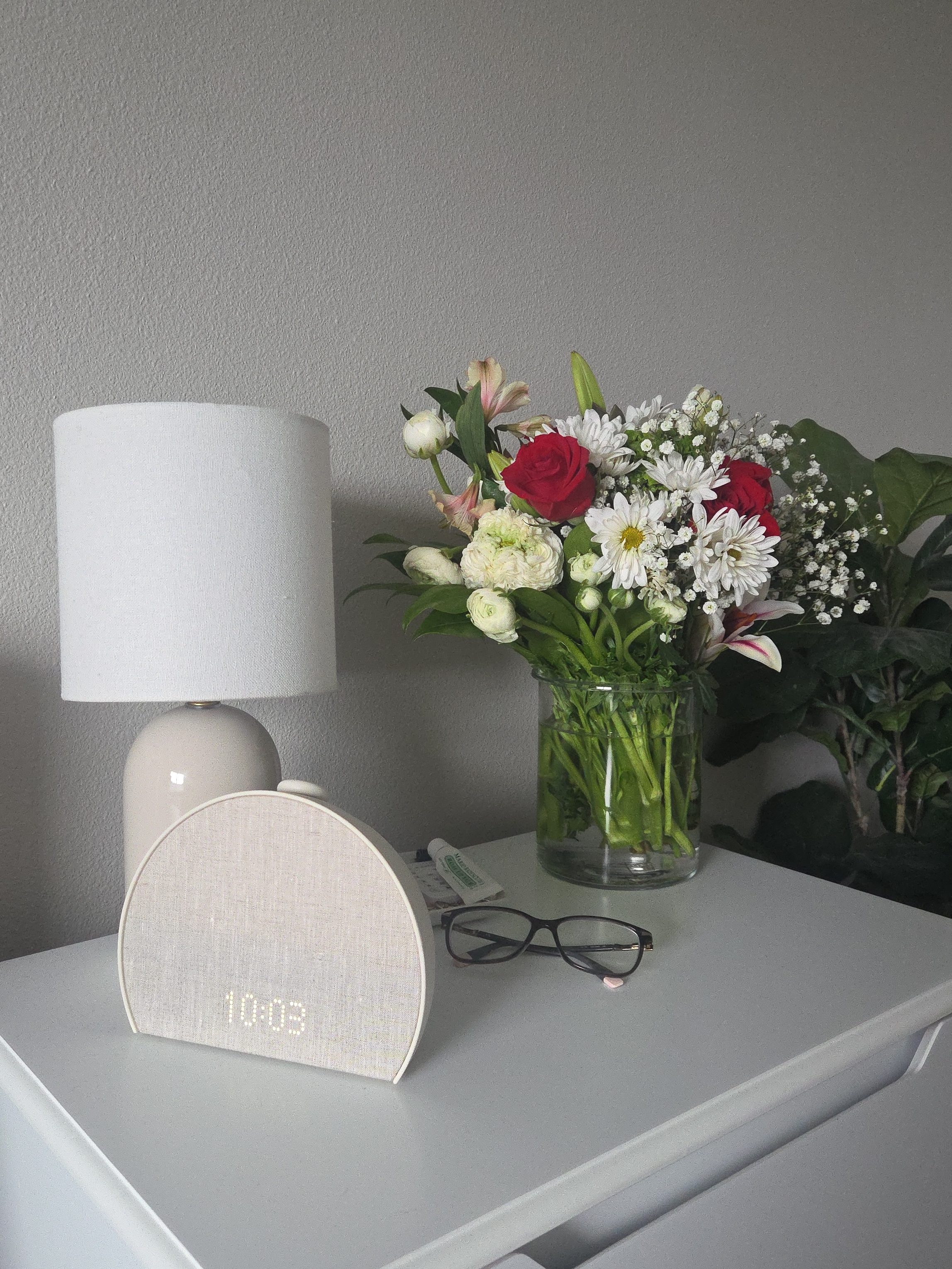 How to Survive (and Actually Enjoy) Working a 9–5 in Your 20s